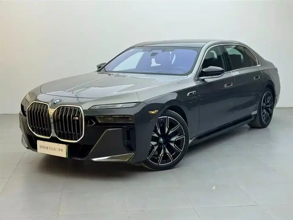 BMW i7 M70L M70L 2024