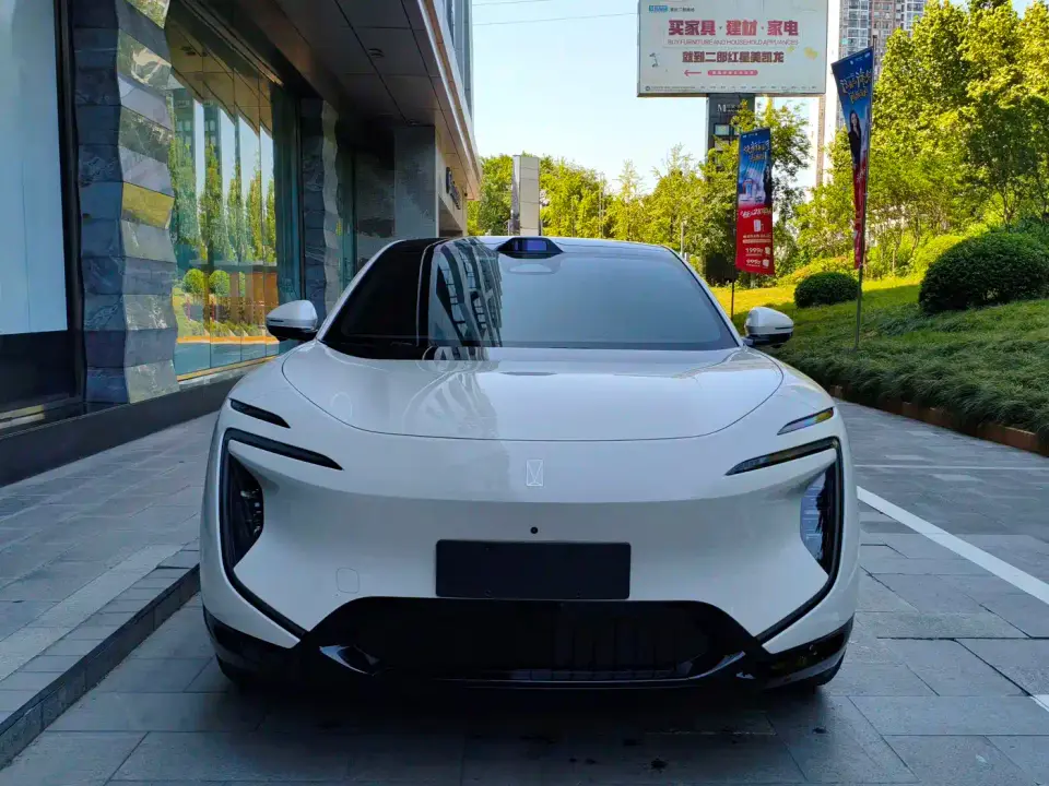 Avatr 07 model Ultra EV AWD 2025