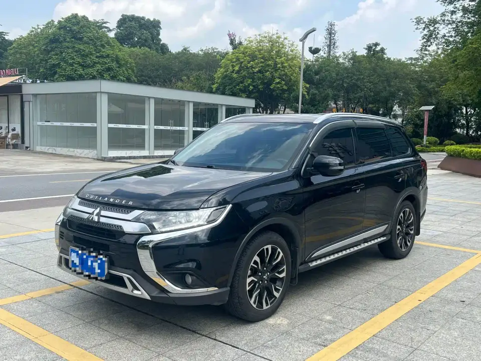 Mitsubishi Outlander 2.0L 2WD Enjoy 7-Seater China VI 2019