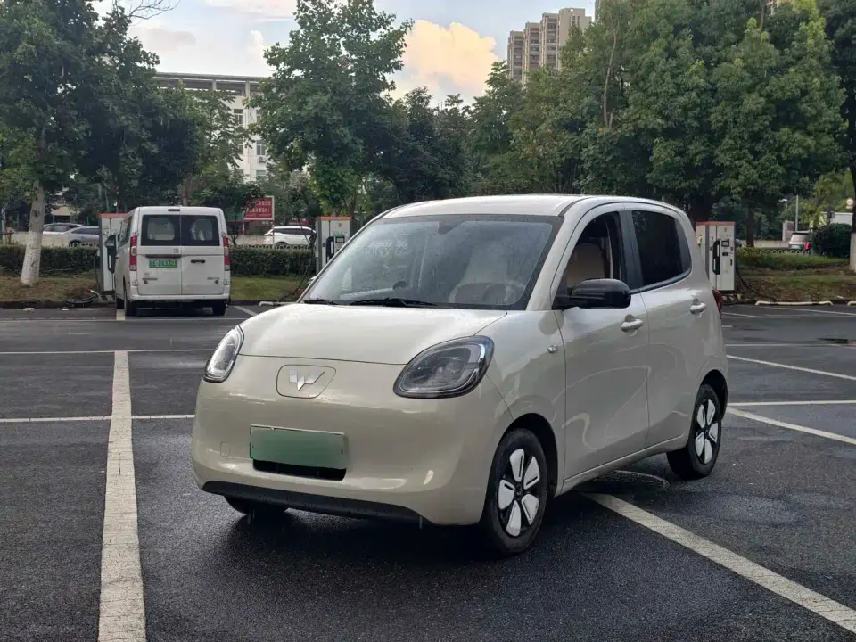 Wuling Motors Hongguang MINIEV 4-Door Advanced 2025