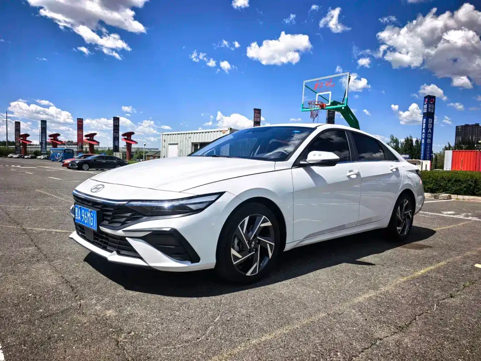 Hyundai Elantra Model 1.5L CVT LUX Premium Edition 2023