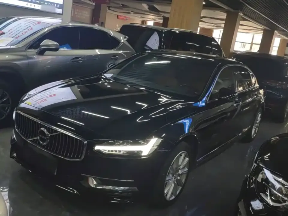 Volvo S90 T5 Momentum Luxury Edition 2020