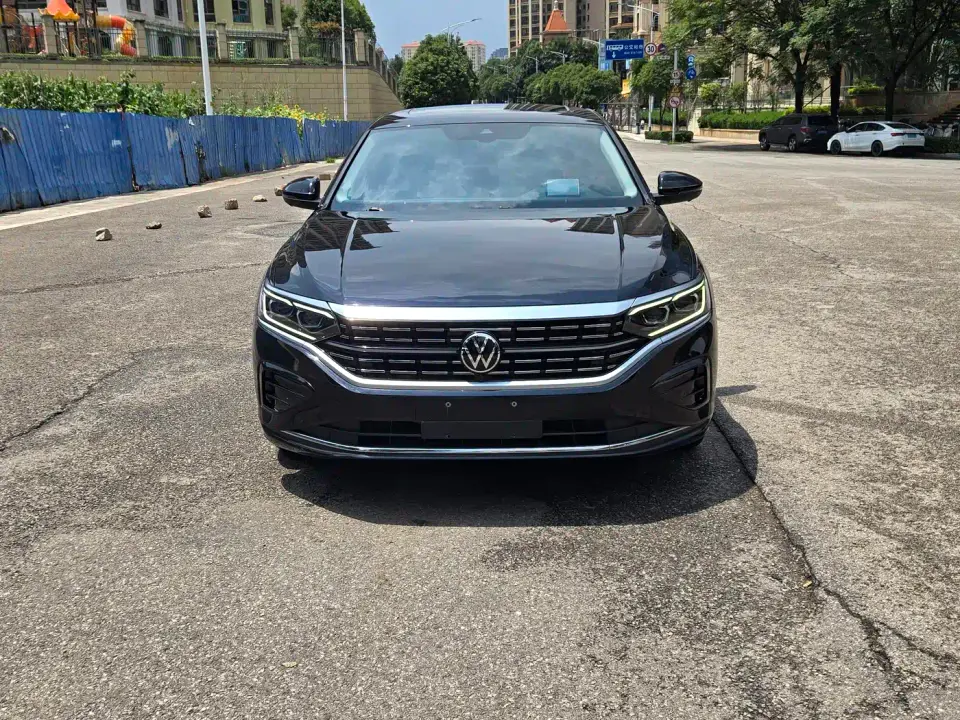 Volkswagen Passat 380TSI Flagship Edition 2023