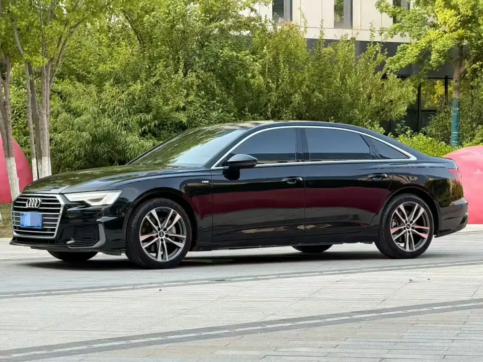 Audi A6L 40 TFSI Luxury Dynamic 2022