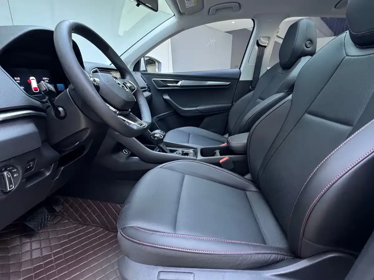 Skoda Karoq TSI280 Premium Edition 2022 — фото 23
