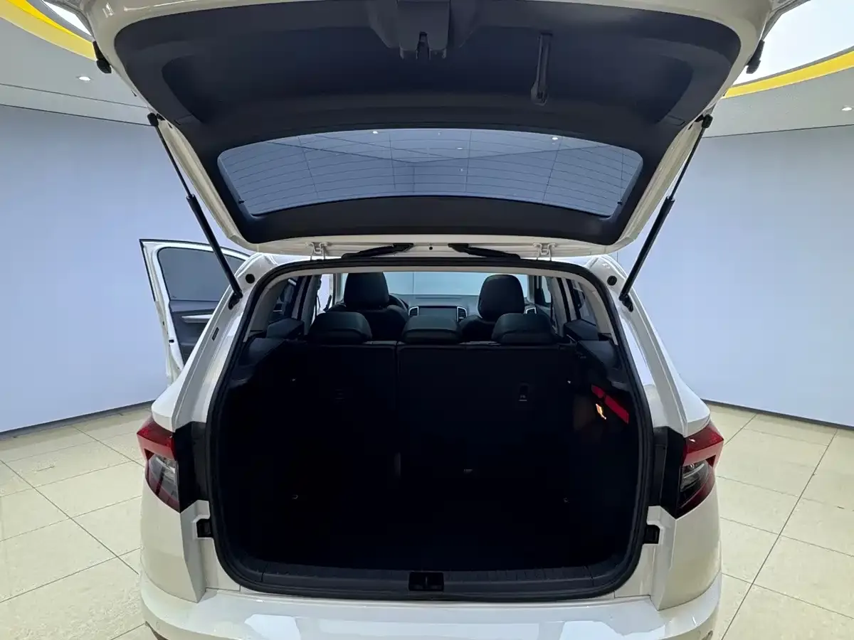 Skoda Karoq TSI280 Premium Edition 2022 — фото 24