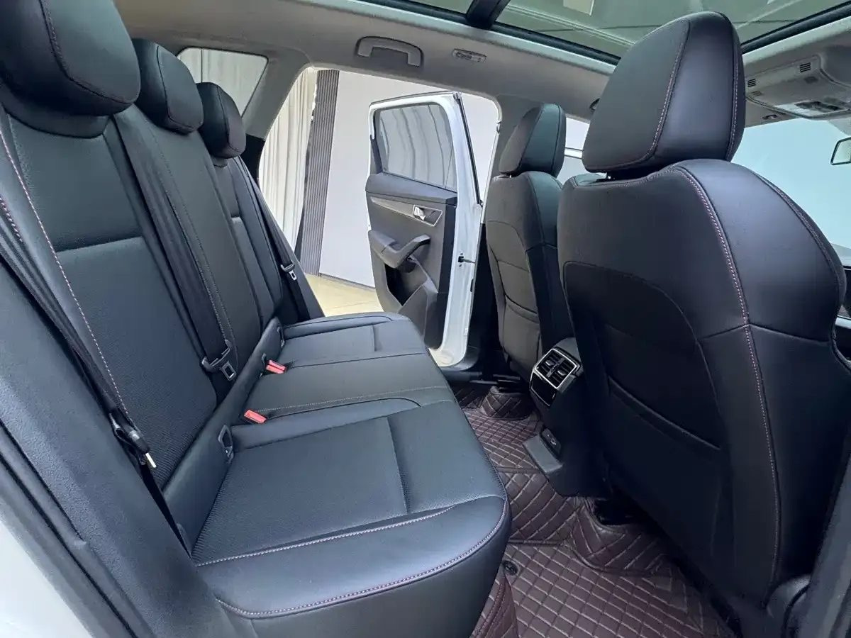 Skoda Karoq TSI280 Premium Edition 2022 — фото 21