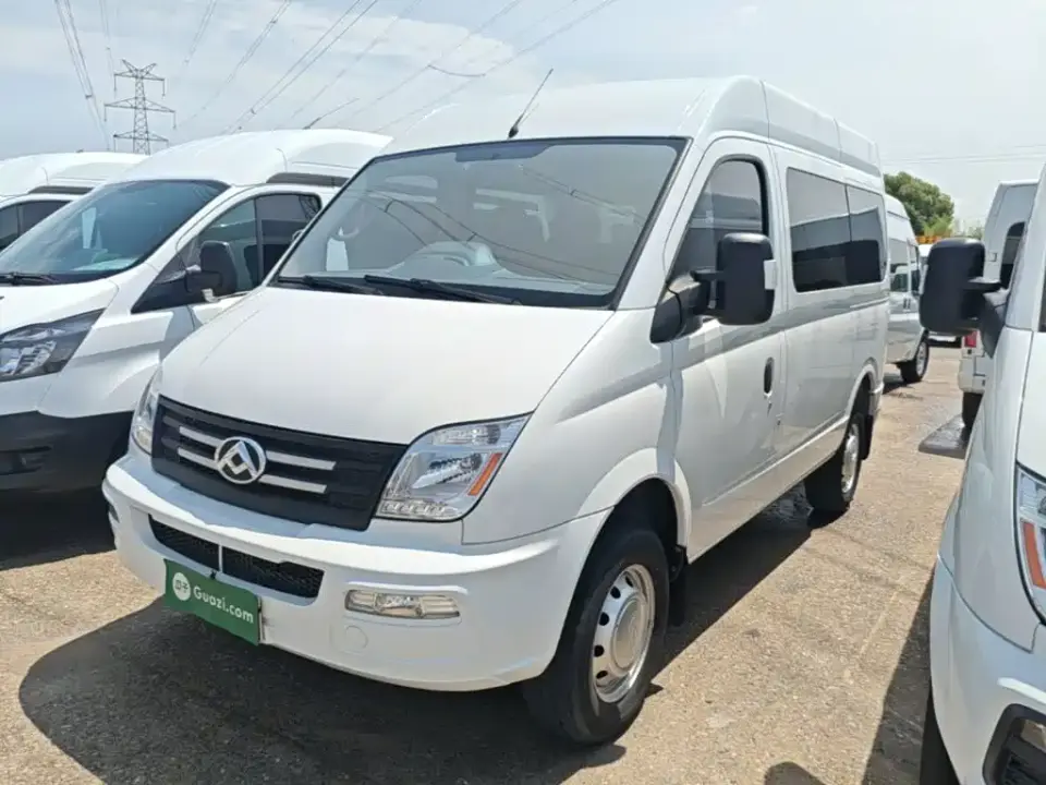 SAIC Maxus Xintu V80 2.0T AMT Classic Aoyun Short Wheelbase Medium Roof 5/6 Seats 2023