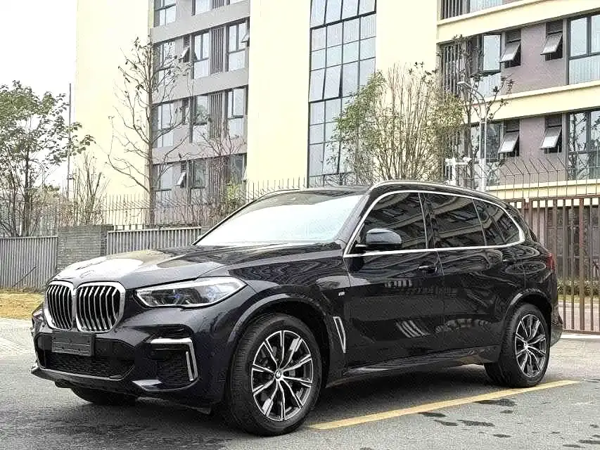 BMW X5 xDrive 30Li Premium M Sport Package 2023