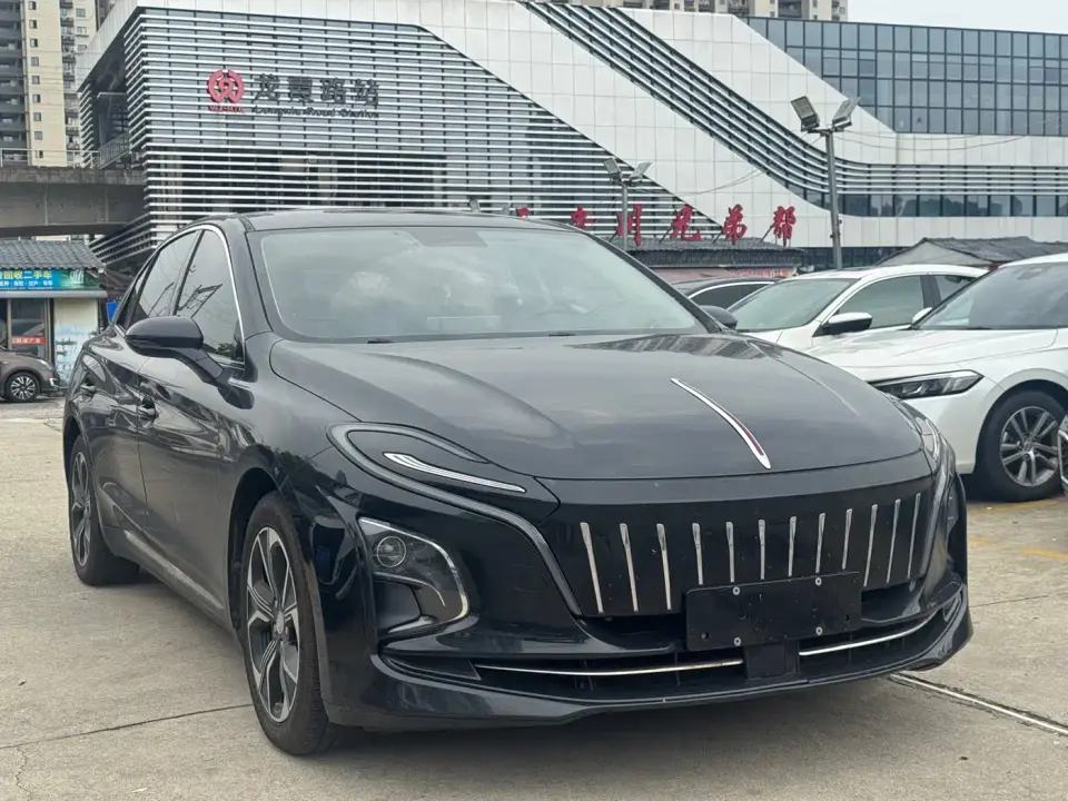 Hongqi E-QM5 Charging Flag Premium Edition 2022