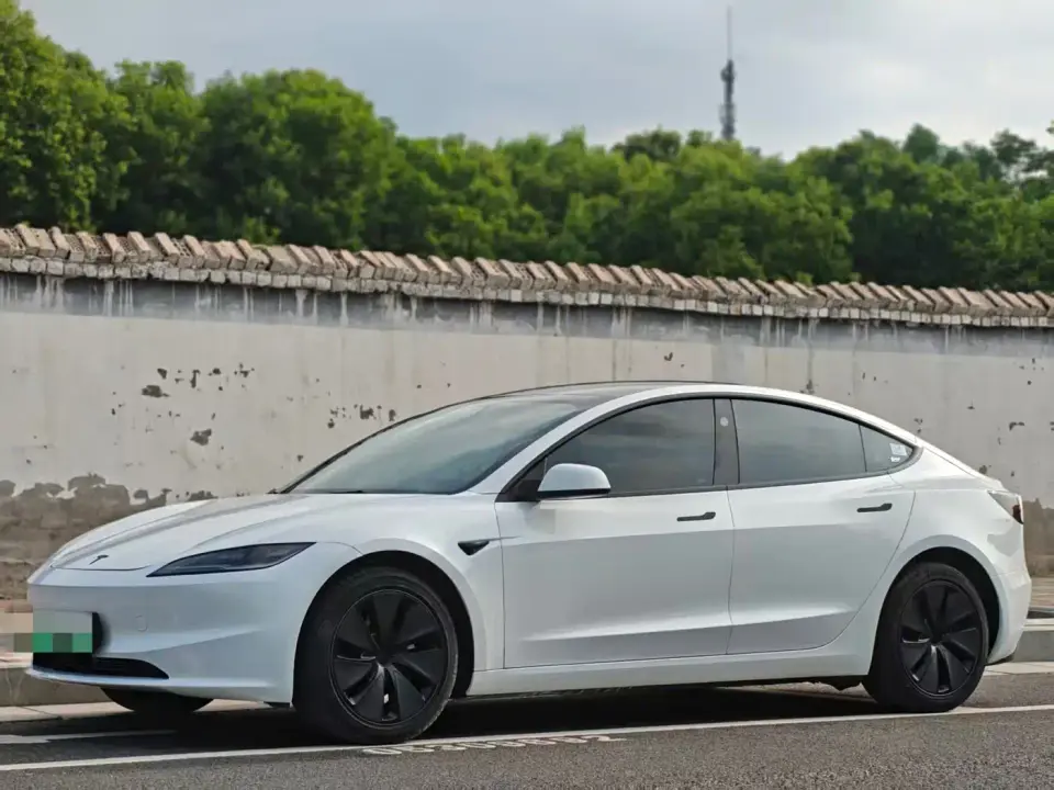 Tesla Model 3 Model Rear-Wheel Drive Edition 2026