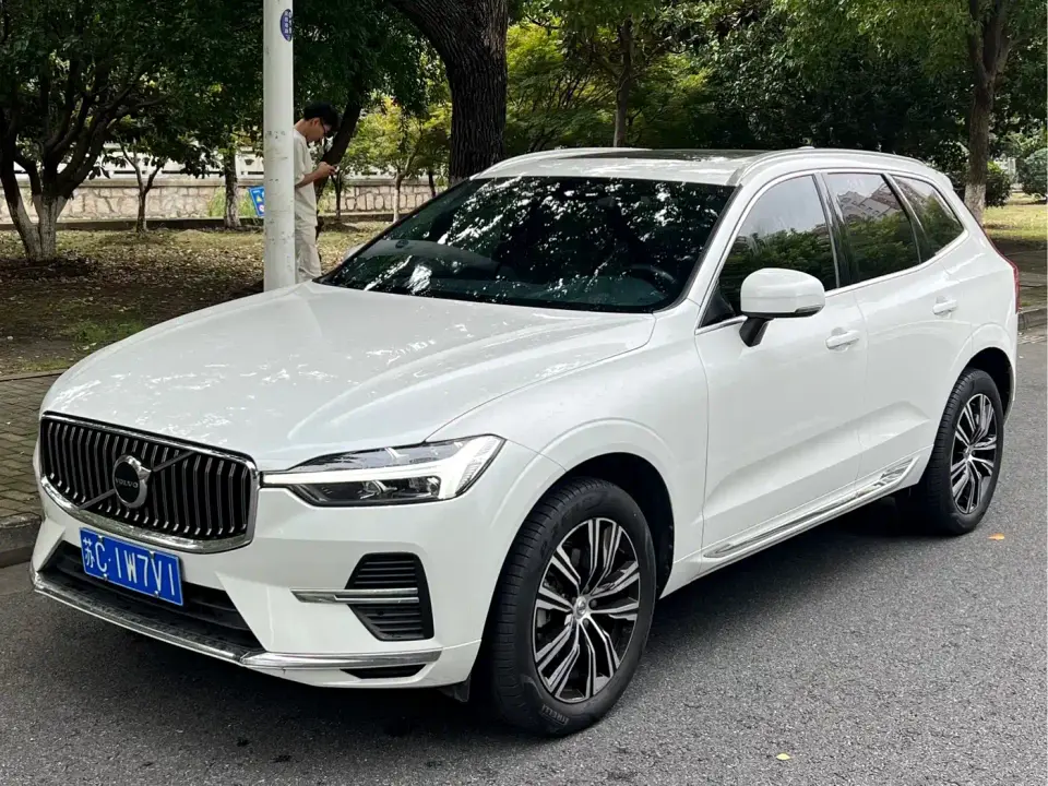 Volvo XC60 B5 AWD R-Design 2022