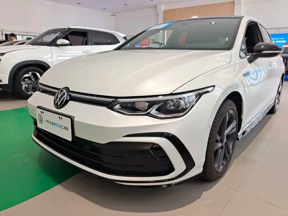 Volkswagen Golf Model 280TSI DSG R-Line 2024