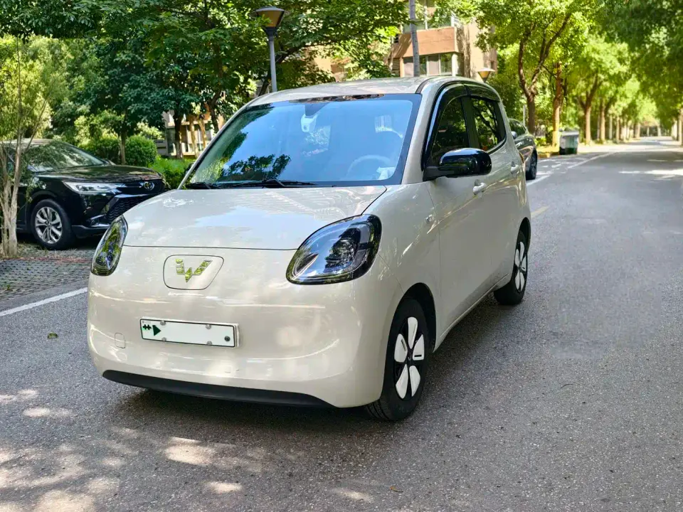 Wuling Motors Hongguang MINIEV 4-Door Advanced 2025