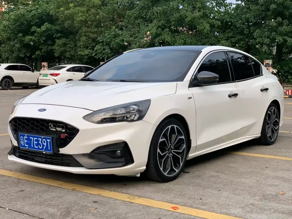 Ford Focus Sedan EcoBoost 180 Automatic ST Line 2020