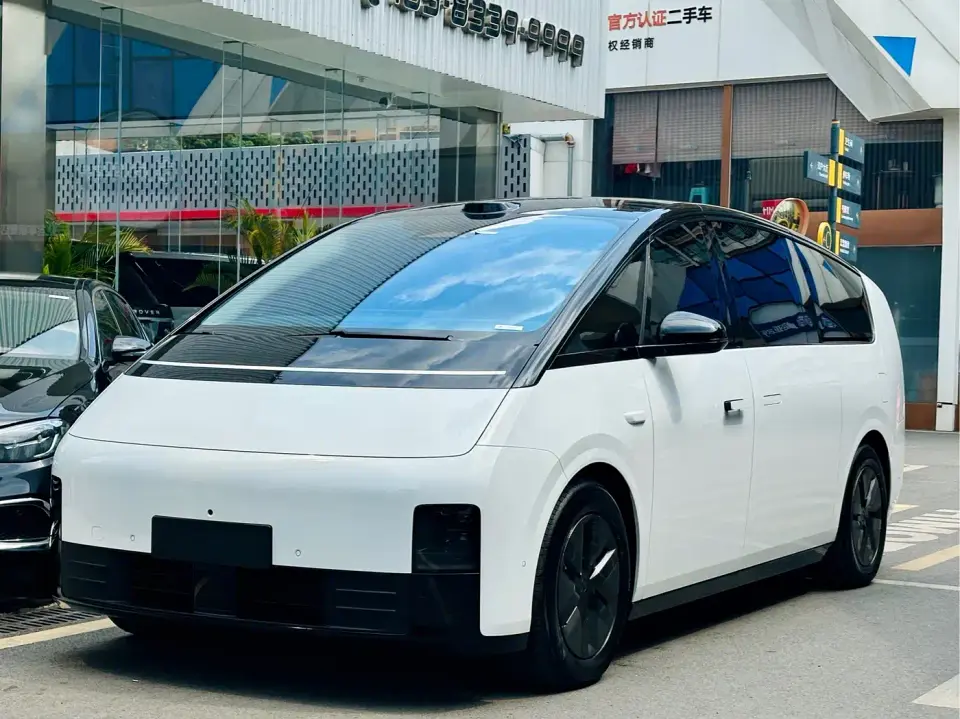 Li Auto MEGA Model Home Family Special Edition 2025