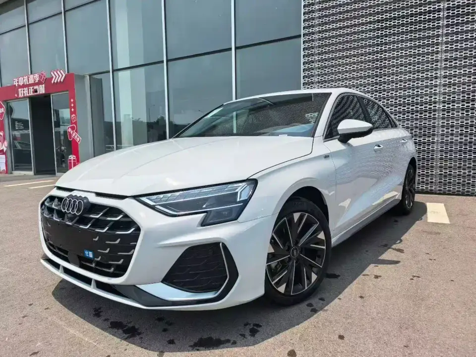 Audi A3 Sportback 35TFSI Flying Premium 2025