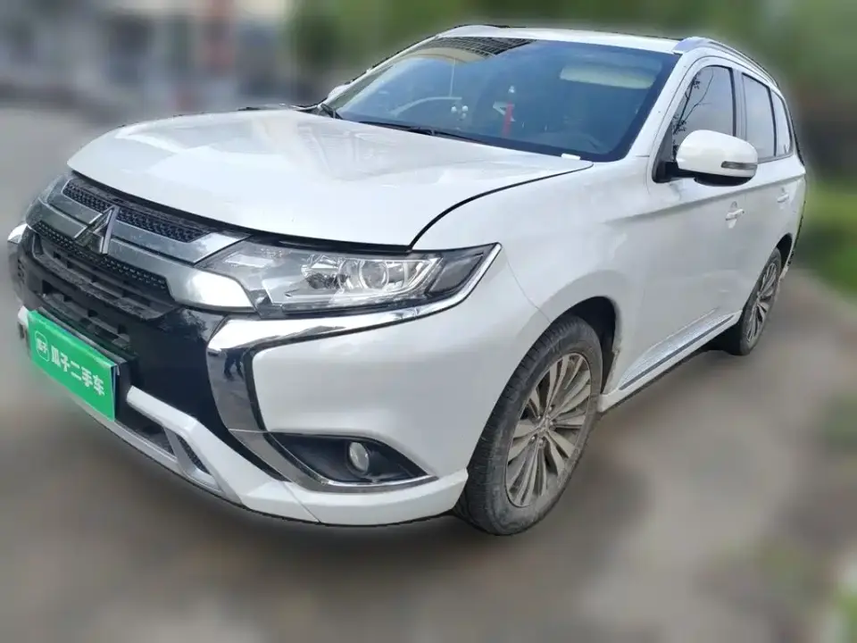 Mitsubishi Outlander Facelift 2.0L 2WD Premium Edition 5-Seater 2022