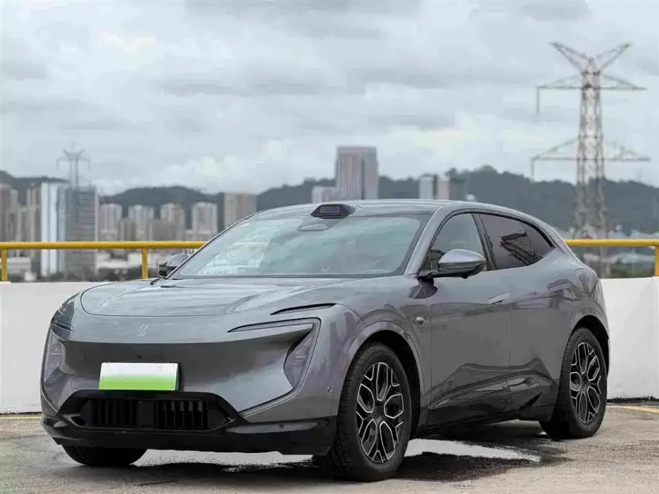 Avatr 07 model Ultra EV AWD 2025