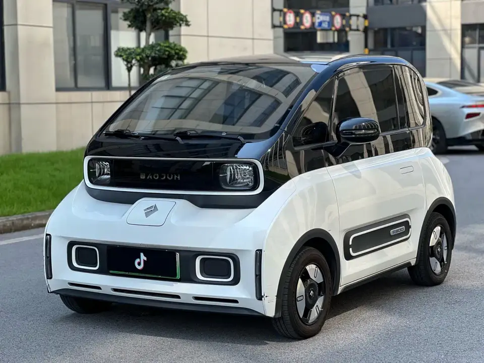 Baojun E300 Stellar Smart Travel Edition 2021