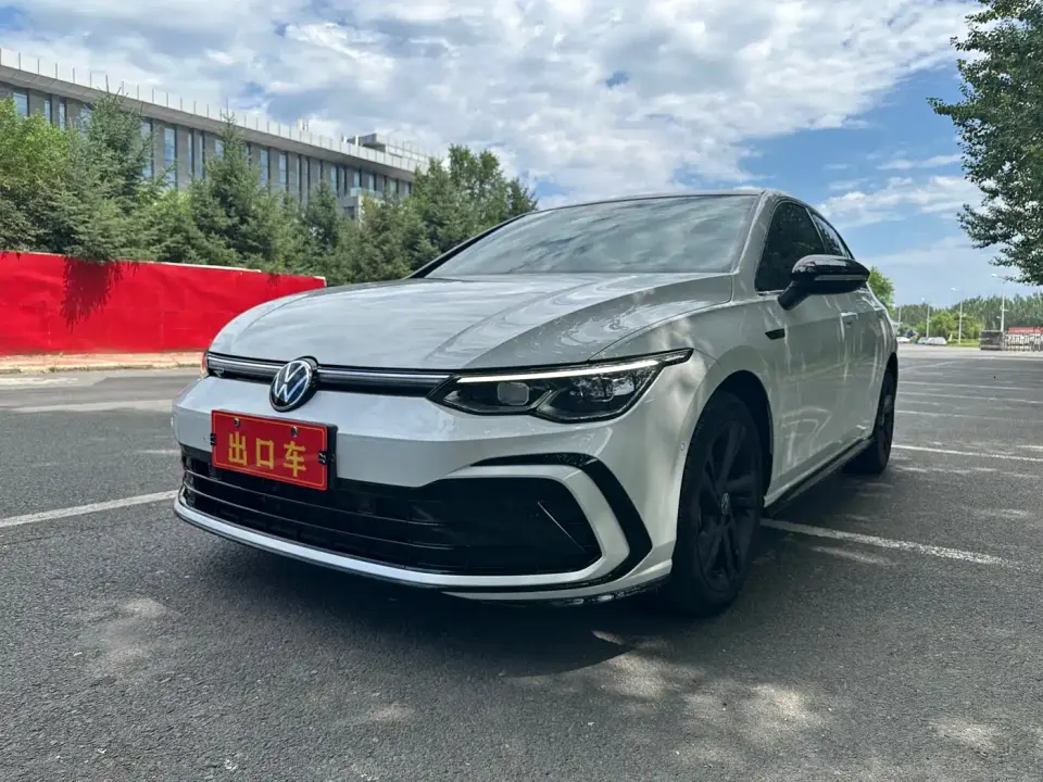 Volkswagen Golf Model 280TSI DSG R-Line 2023