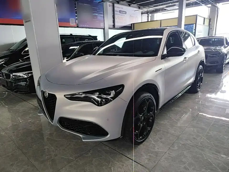 Alfa Romeo Stelvio 2.0T 280HP Competizione Racing Edition 2023