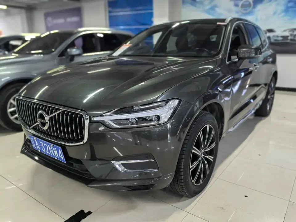 Volvo XC60 T5 4WD Intelligent Distance China VI 2019