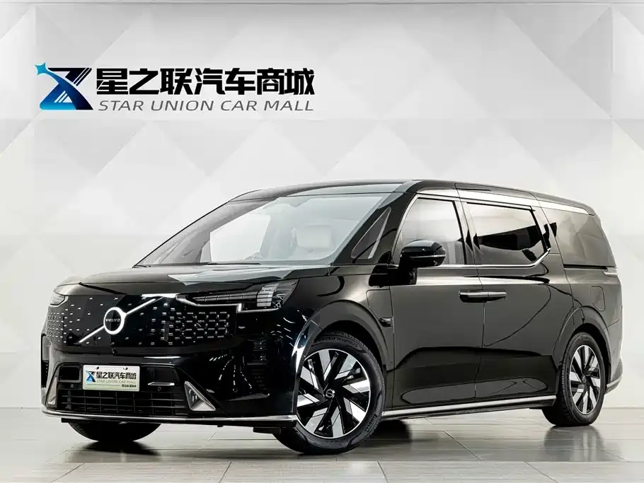 Volvo EM90 Ultra Six-Seater 2025