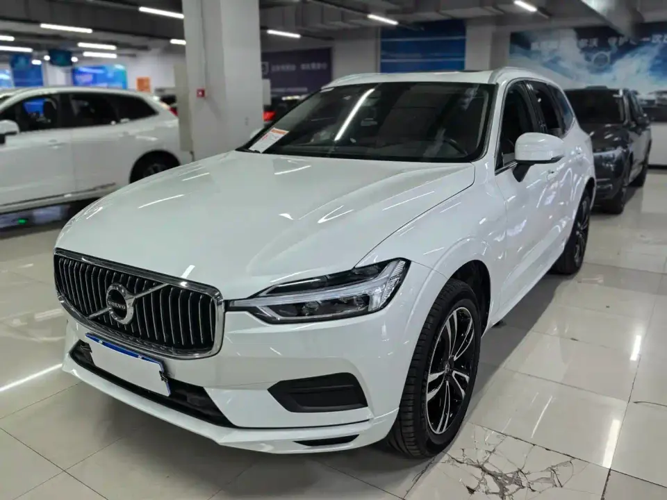 Volvo XC60 T5 4WD Intelligent Distance China VI 2019