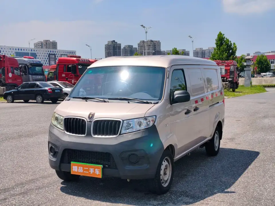 SRM Xinyuan Xinyuan New Sea Lion X30L Model 1.5L CNG Premium Panel Van 2/5 Seats Front AC Version SWCC15M 2024