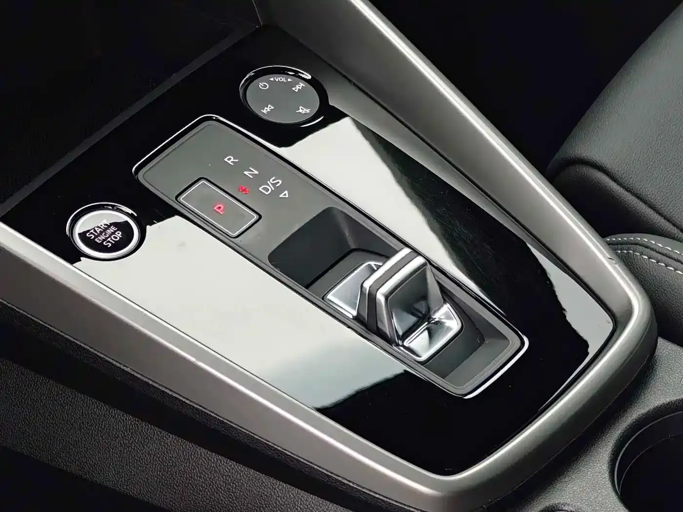 Audi A3 Sportback 35 TFSI Style Sport 2023 — фото 13