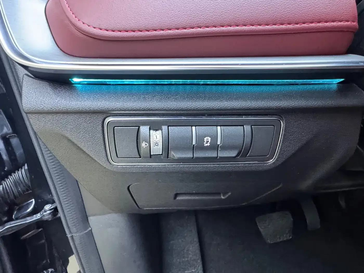 Jetour X70 PLUS 1.5T DCT Mountain 7-Seater 2022 — фото 16