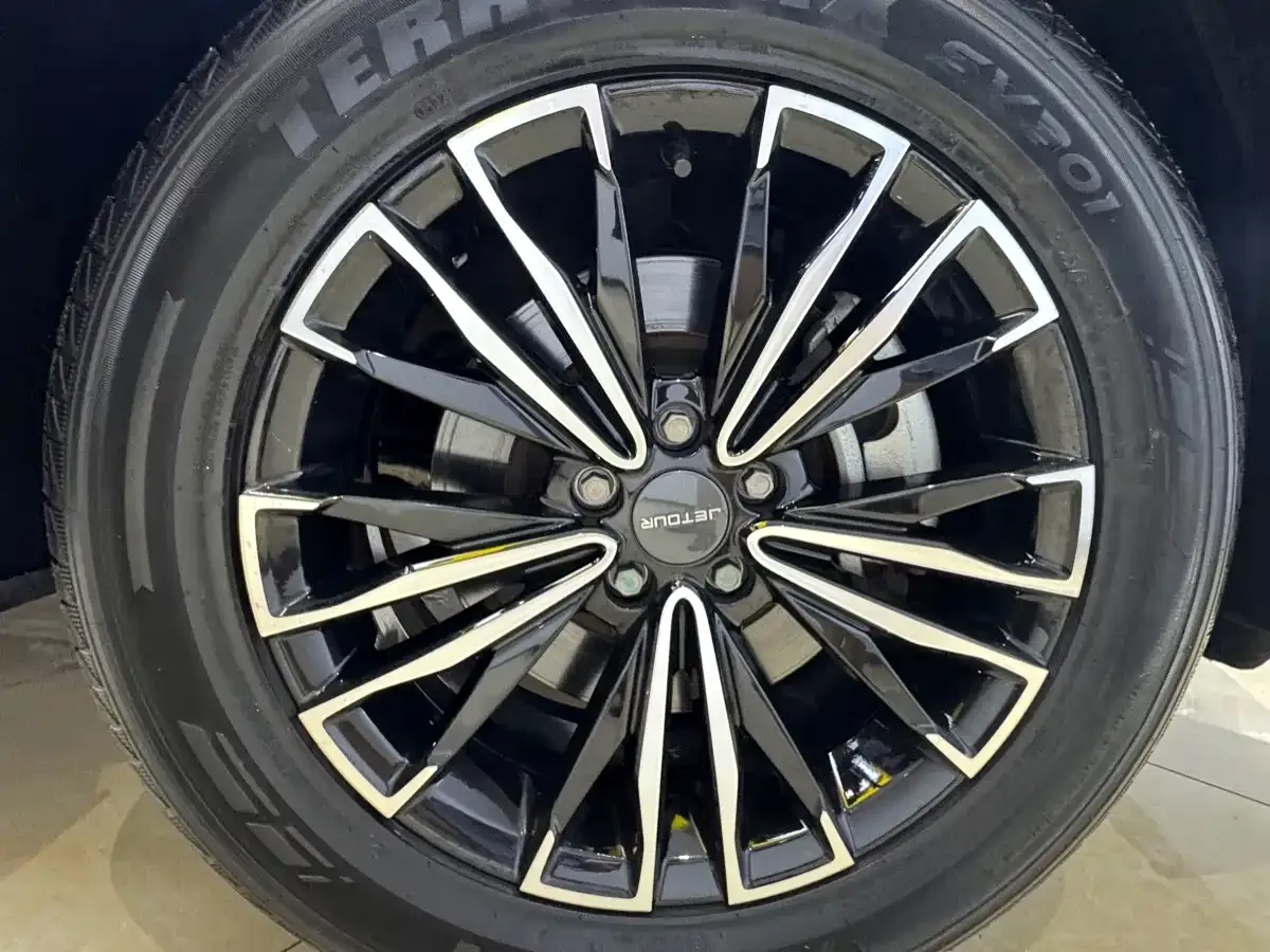 Jetour X70 PLUS 1.5T DCT Mountain 7-Seater 2022 — фото 25