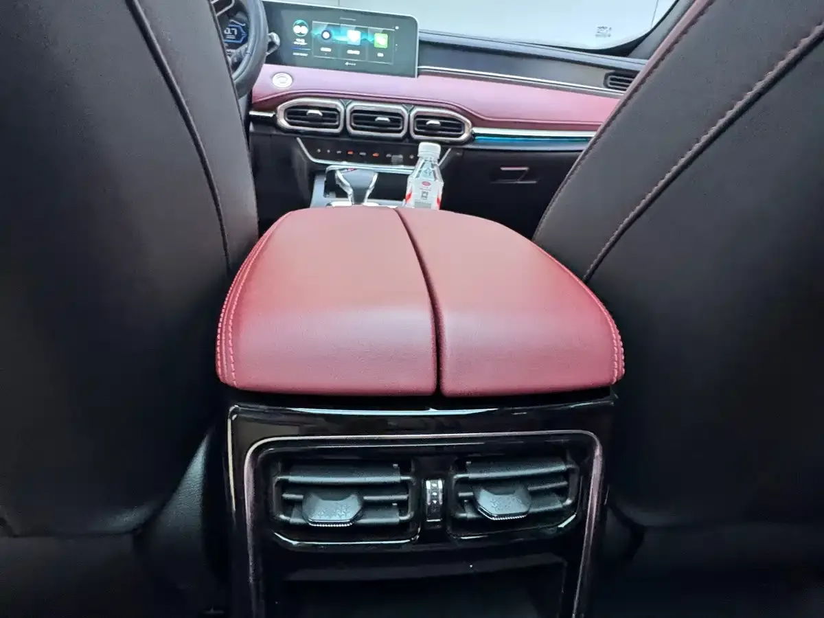 Jetour X70 PLUS 1.5T DCT Mountain 7-Seater 2022 — фото 11
