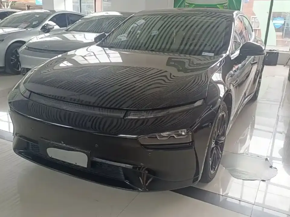 XPeng P7 Model 670E 2021