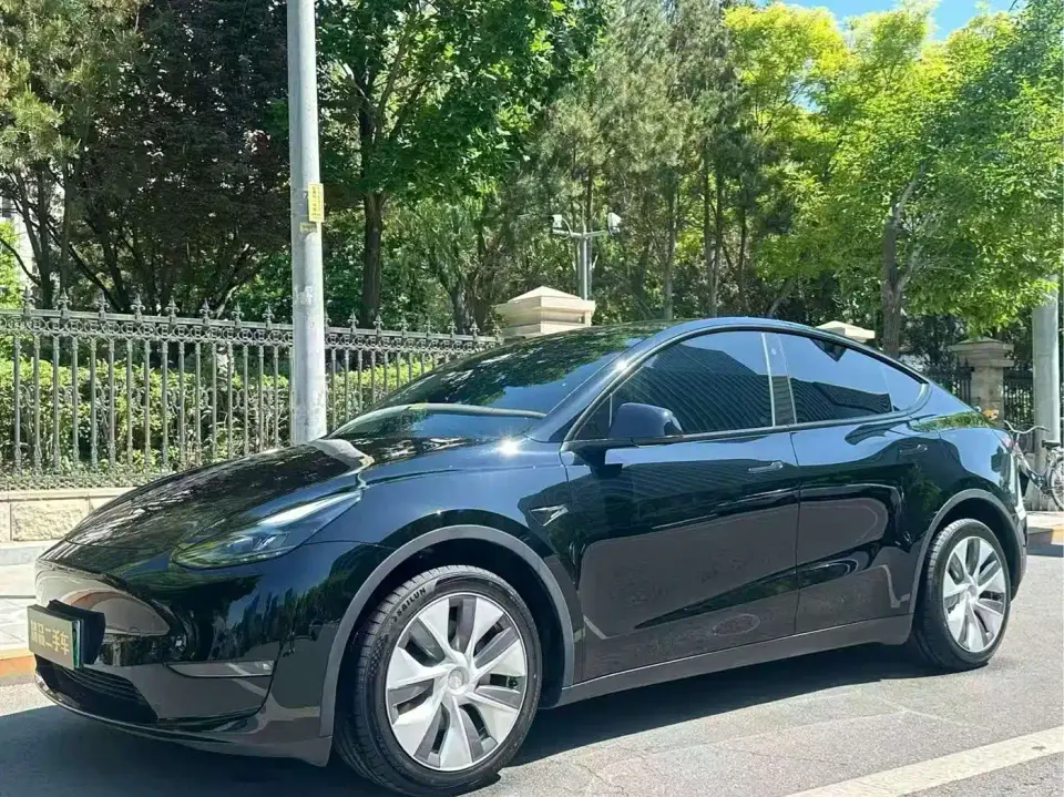 Tesla Model Y Long Range All-Wheel Drive Edition 2023