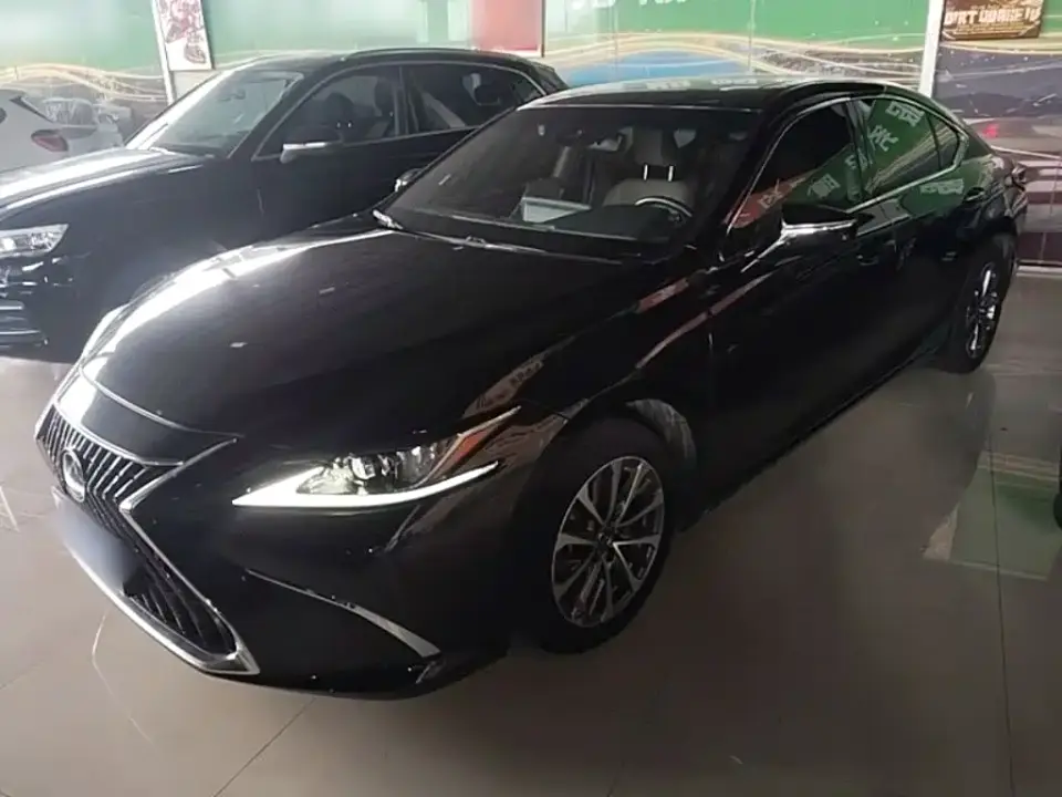 Lexus ES 200 Excellence Edition 2024
