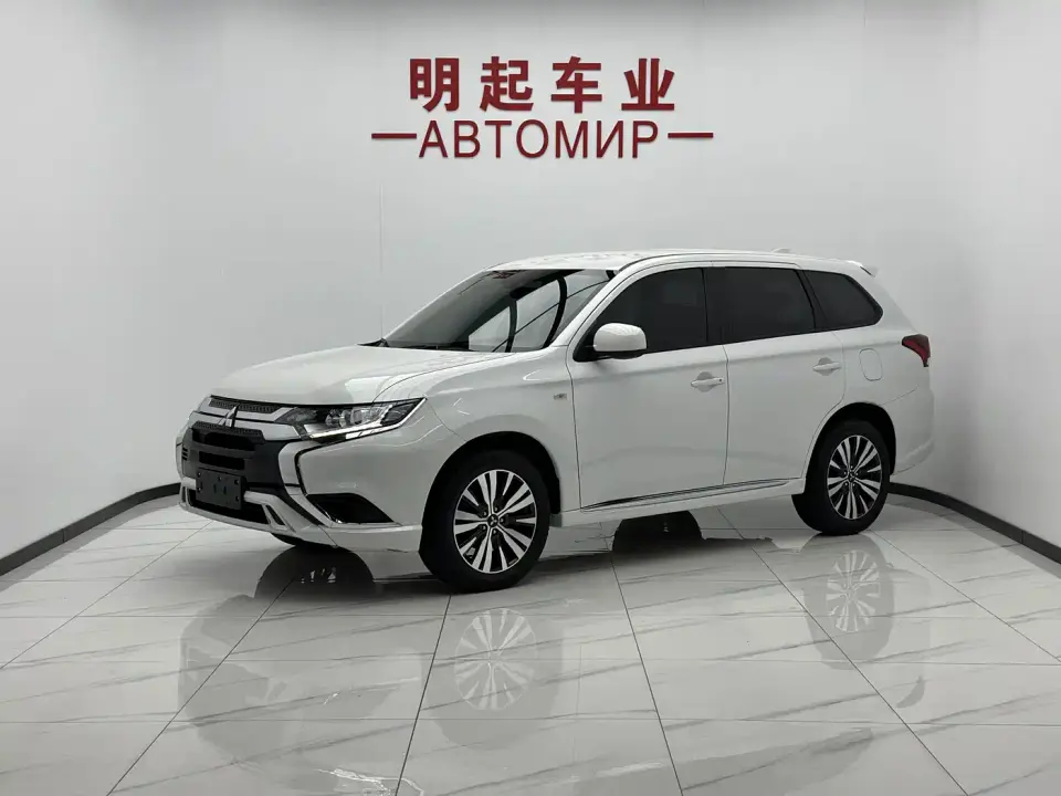 Mitsubishi Outlander Facelift 2.0L 2WD Comfort Edition 5-Seater 2022