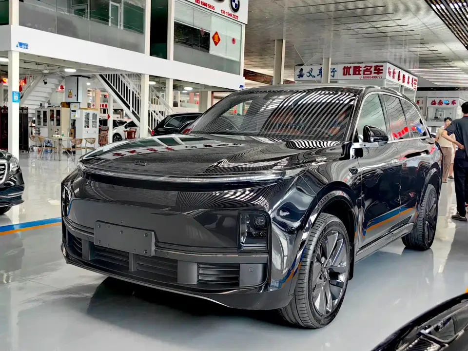 Li Auto Li L8 Pro 2025