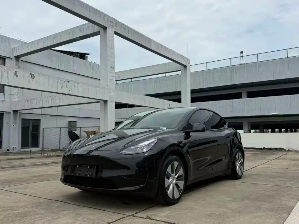 Tesla Model Y Rear-Wheel Drive Version 2023