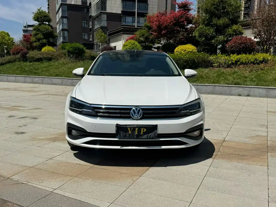 Volkswagen Lamando 230TSI DSG Fashion Edition 2020