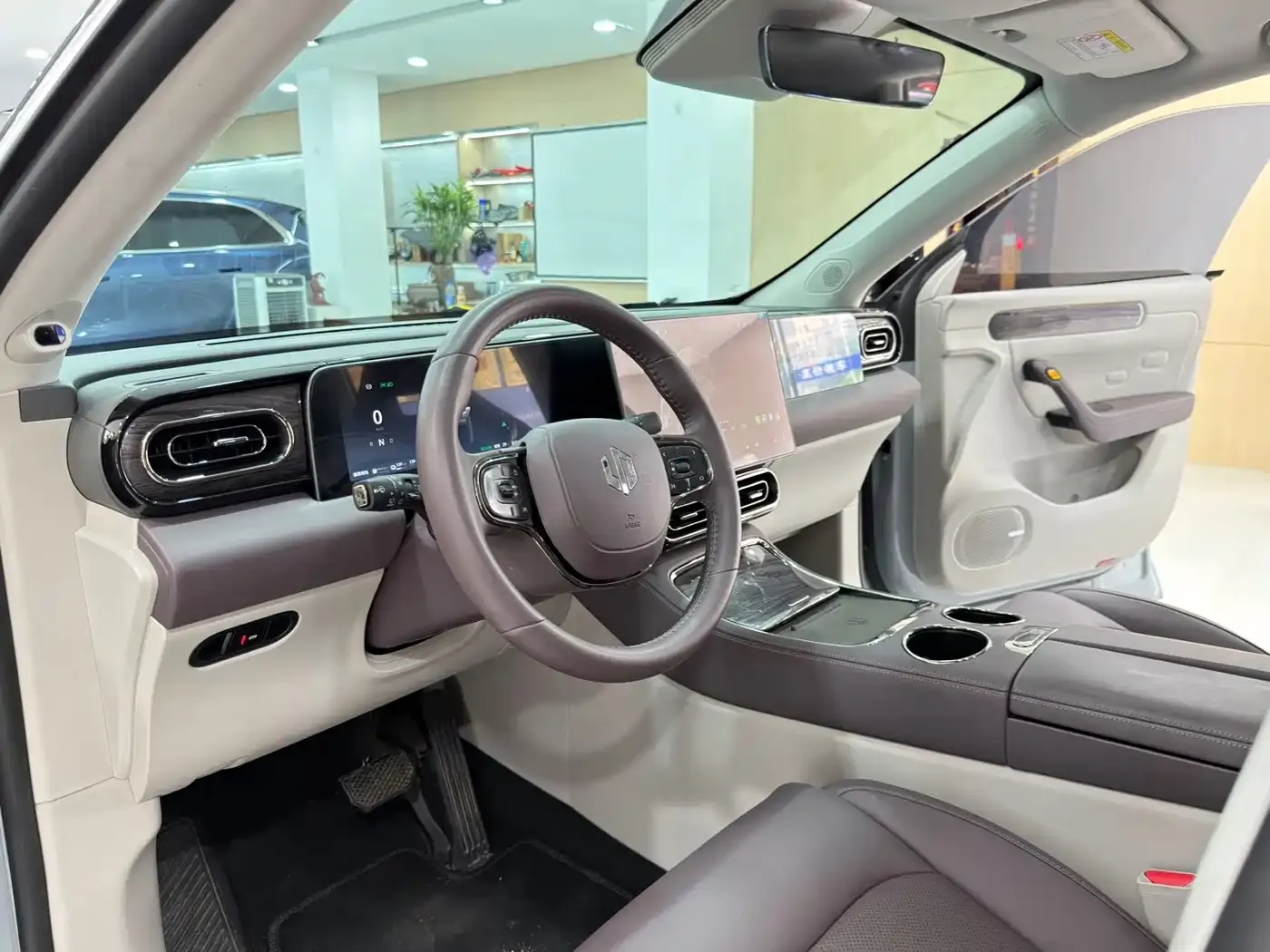 Leapmotor C11 Extended Range 300 Premium Edition 2025 — фото 4