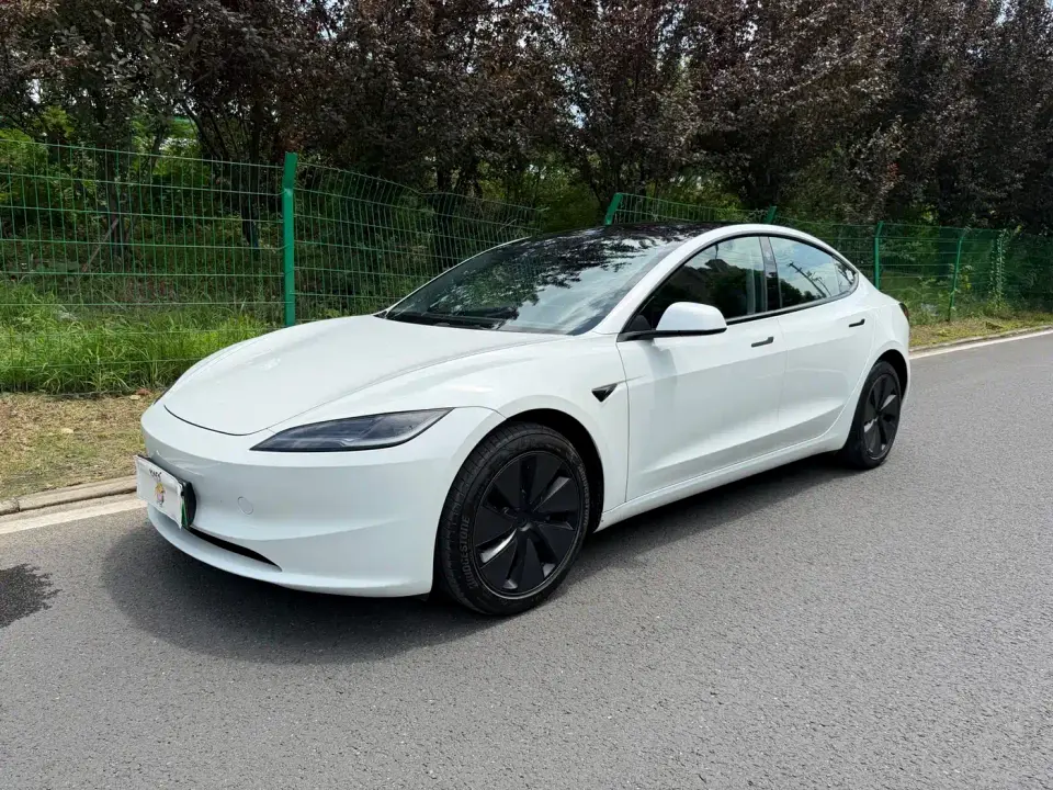 Tesla Model 3 Model Rear-Wheel Drive Edition 2026