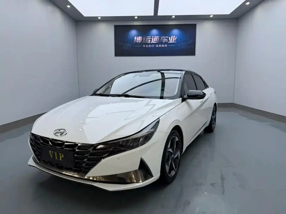 Hyundai Elantra 1.5L CVT LUX Premium Edition 2022