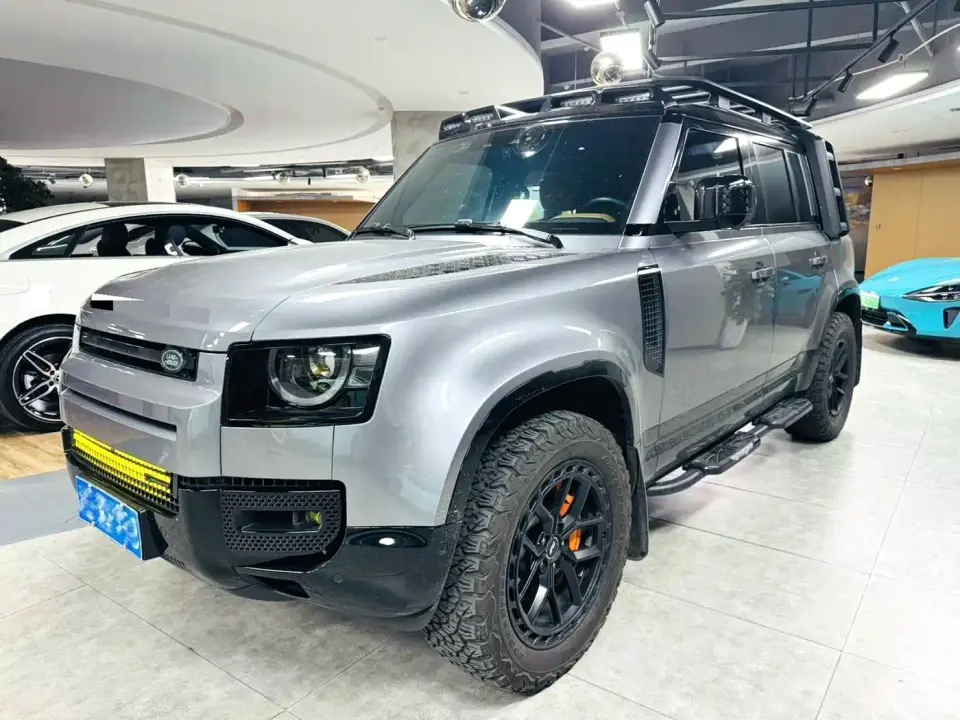 Land Rover Defender Model 110 3.0T P400 X 2023