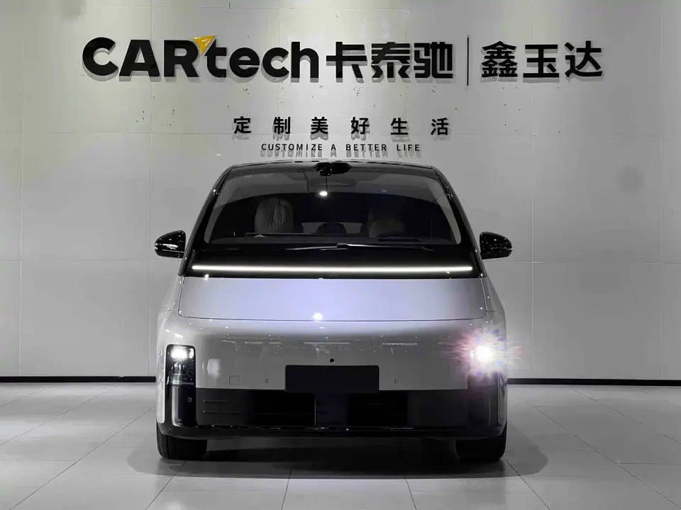 Li Auto MEGA Model Home Family Special Edition 2025