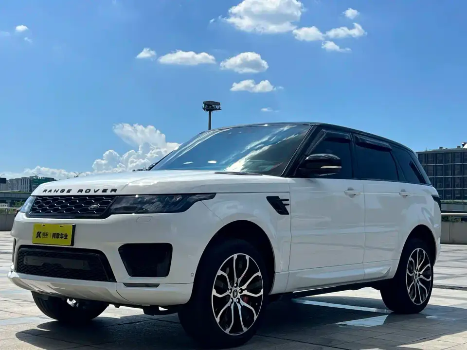 Land Rover Range Rover Sport 3.0 L6 Gloss Black Edition 2022