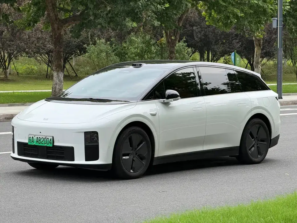 Li Auto i6 2WD Base Model 2026