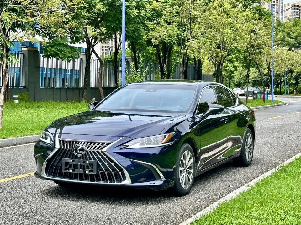 Lexus ES 200 Excellence Edition 2023