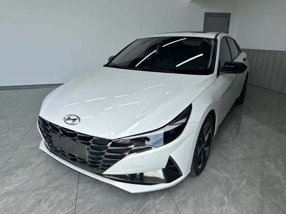 Hyundai Elantra 1.5L CVT LUX Premium Edition 2023